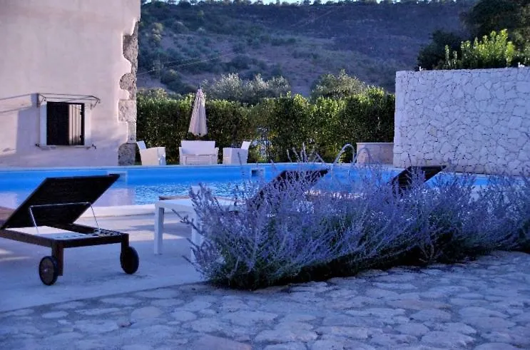 Antica Masseria La Fiumara Bed & Breakfast Noto 3*,