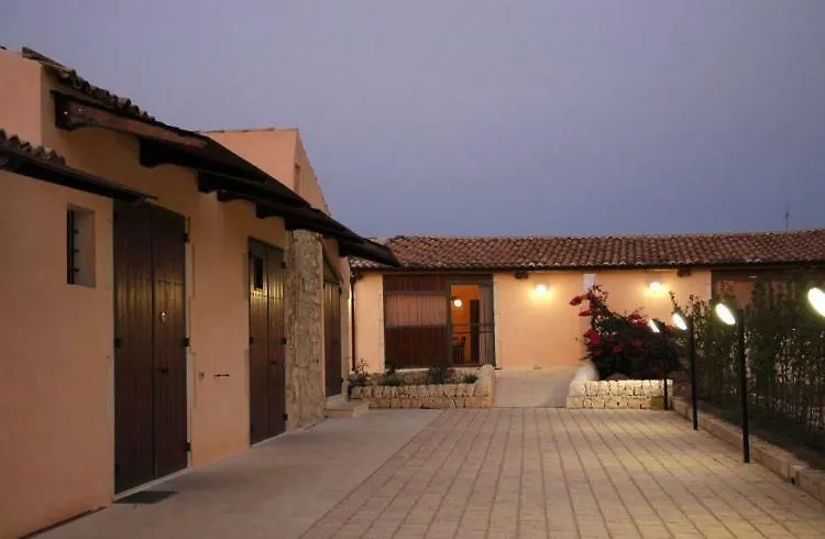 Antica masseria La Fiumara Bed and Breakfast Noto